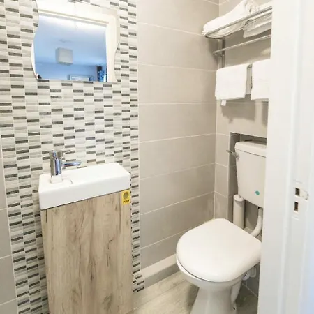 Ballintemple Отель