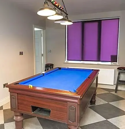 Ballintemple Hotel *